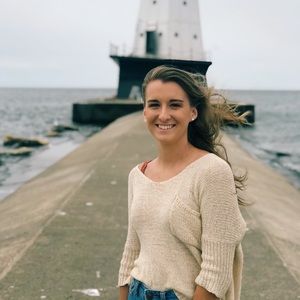 Meet your Posher, Alexandra